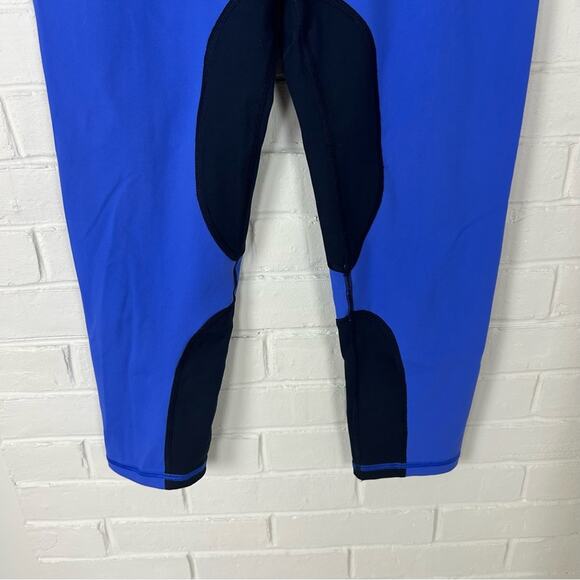 VSX Victoria’s Secret Capri Knockout Cropped Athletic Leggings Size M - Picture 3 of 8